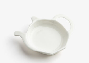 Teapot-shaped tea bag tray