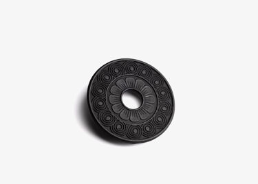 Black cast iron teapot mat