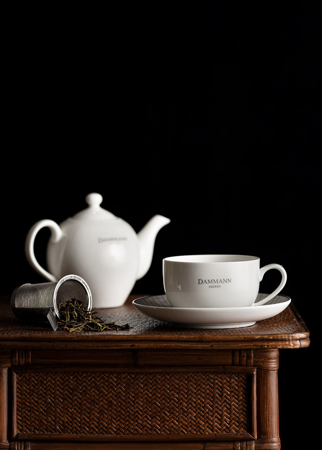 Jumbo tea cup & saucer 'Dammann Frères'