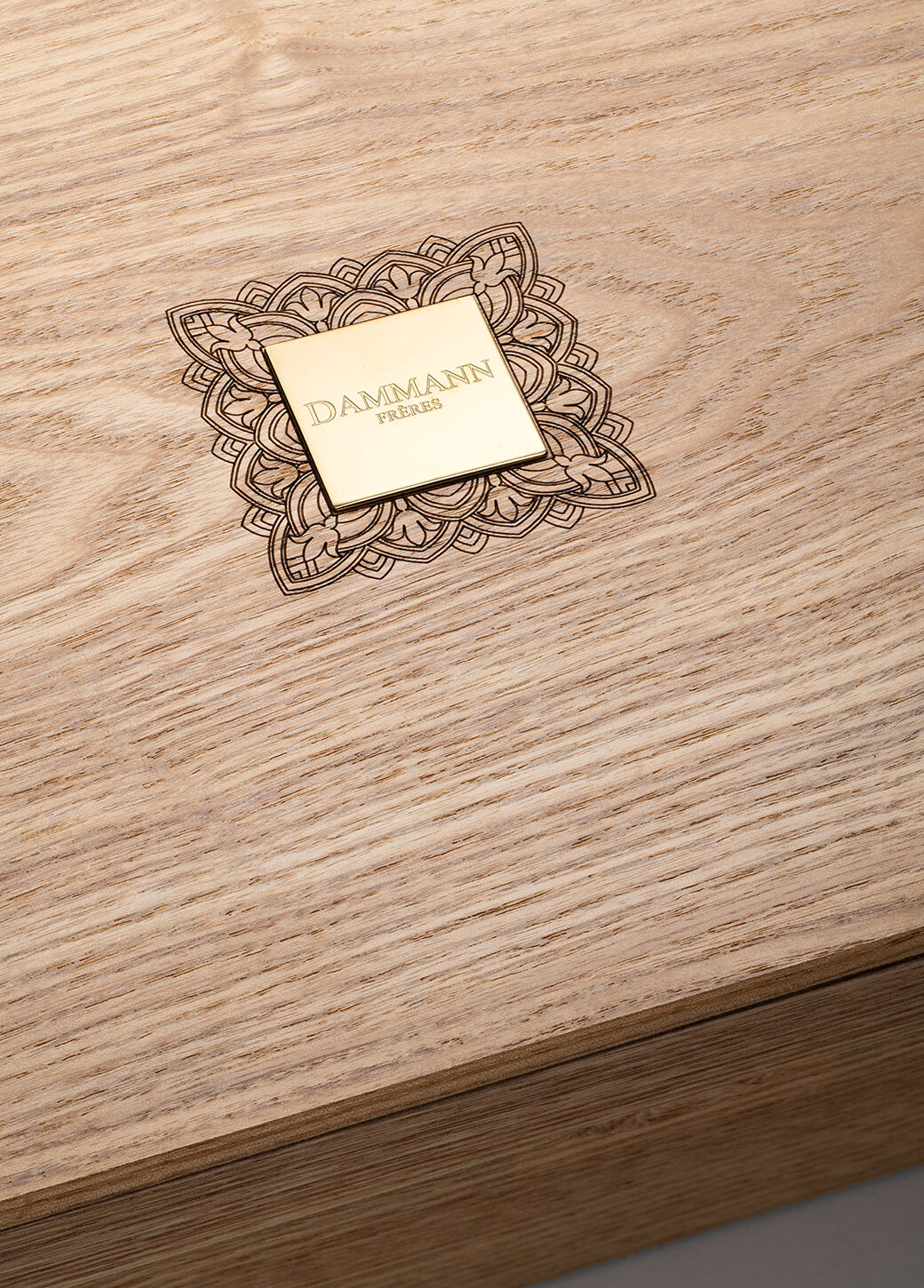 48 Cristal® herbal tea bags in light wooden chest